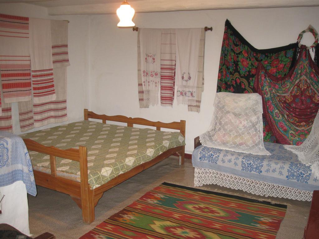 Maliovnytsya Dybintsy Exterior foto