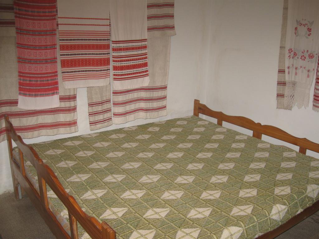 Maliovnytsya Dybintsy Exterior foto