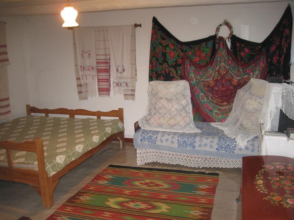 Maliovnytsya Dybintsy Exterior foto